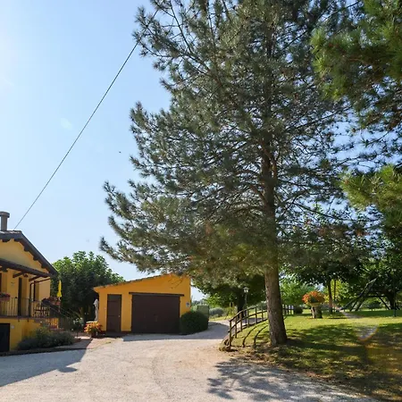 4 Bedroom Stunning In Casa vacanze