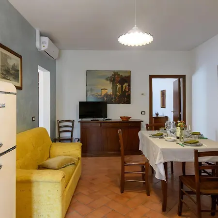 4 Bedroom Stunning In 別荘 Mergo