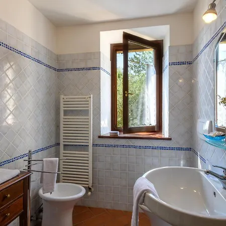 4 Bedroom Stunning In Mergo